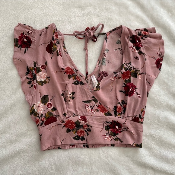 NWT BEAUTIFUL CROP TOP LIGHT PINK COLOR - Picture 1 of 6